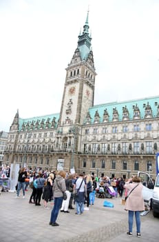Demo participants,. The Action Alliance against Animal Experiments and animal rights initiative Hamburg called for a large demonstration (about 500 participants) against animal torture at the UKE and for modern animal-free research with prominent comrades-in-arms. The action took place as part of the International Day for the Abolition of Animal Experiments at the Town Hall - .28.04.2018.