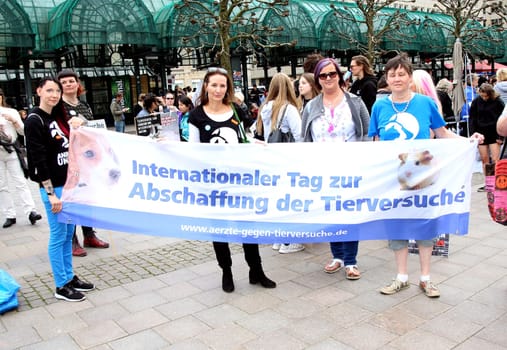 Demo participants,. The Action Alliance against Animal Experiments and animal rights initiative Hamburg called for a large demonstration (about 500 participants) against animal torture at the UKE and for modern animal-free research with prominent comrades-in-arms. The action took place as part of the International Day for the Abolition of Animal Experiments at the Town Hall - .28.04.2018.