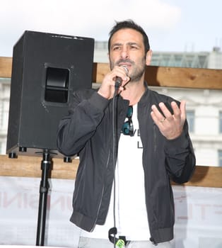 Volkan Baydar ,. The Action Alliance against Animal Experiments and animal rights initiative Hamburg called for a large demonstration (about 500 participants) against animal torture at the UKE and for modern animal-free research with prominent comrades-in-arms. The action took place as part of the International Day for the Abolition of Animal Experiments at the Town Hall - .28.04.2018.