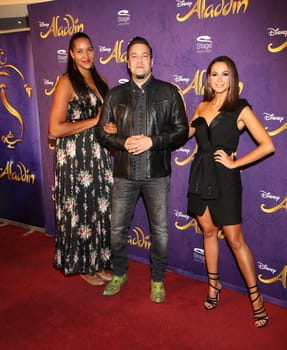 Cassandra Steen, Laith Al Deen und  Mandy Grace Capristo, .Roter Teppich  beim Benefizkonzert ALADDIN & FRIENDS IN CONCERT in der Neue Flora, Hamburg