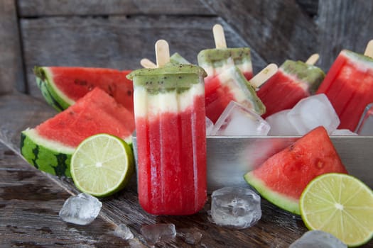 Popsicles with yogurt and fresh fruit