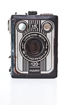 The Vrede-Box Syncrona made by Vredeborch Ltd in Germany in 1953.  It takes 120 film and also has a flash hotshoe.