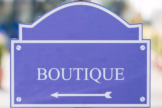 Metal sign with directions and instructions in Italian