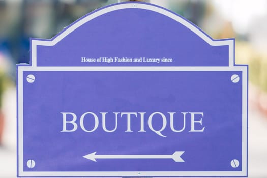 Metal sign with directions and instructions in Italian
