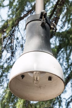 Hanging type street lamp with metal halide lamp