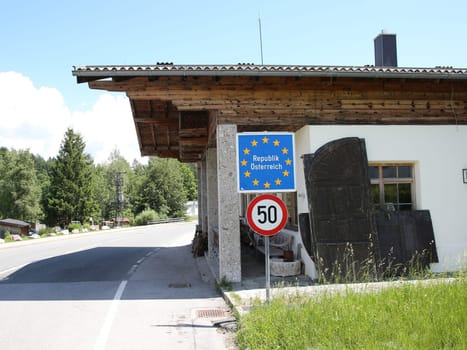 Border sign Republic of Austria at the Dürrnberg border crossing