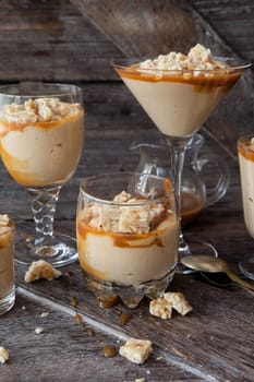Delicious caramel mousse with butterscotch and peanut brittle