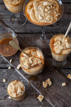 Delicious caramel mousse with butterscotch and peanut brittle