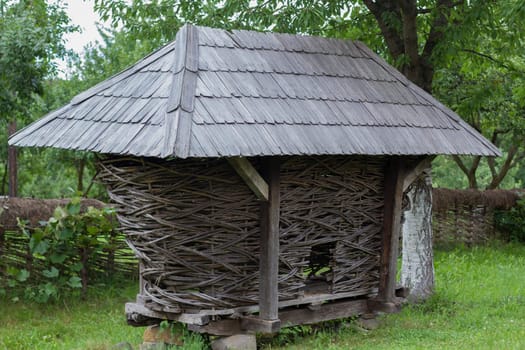 Woven Old Corncob