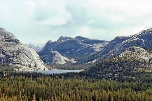 Tenaya Lake in Yosemite National Park