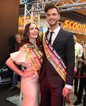 Pricilla Klein,  Tom von Holzapfel ,  Mister Hamburg 2018 Winner  ,  .Miss & Mister Hamburg modelcontest   2018 at the  Europapassage Hamburg . 31.08.2018