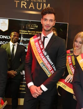 Tom von Holzapfel , Mister Hamburg 2018 Winner  ,  .Miss & Mister Hamburg modelcontest   2018 at the  Europapassage Hamburg . 31.08.2018