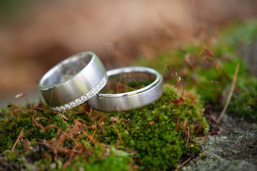 wedding rings with diamonds