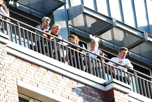 Elizabeth Banks ,Kristen Stewart and Crew ,.filming 3 Angel for  Charlie  at the  Fleet Island Hamburg