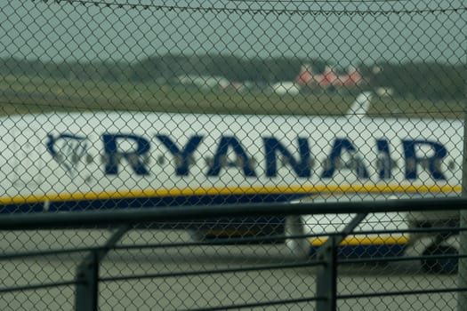 WEEZE, NRW, GERMANY - SEPTEMBER 10, 2018:.Flugzeug der Fluggesellschaft Ryanair auf dem Rollfeld des Flughafen Weeze...WEEZE, NRW, GERMANY - SEPTEMBER 10, 2018:.Airplane of the airline Ryanair on the runway of Weeze airport.