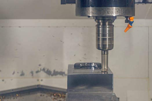 cnc machine center cutting metal  millin industrial