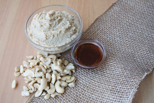 Vegan sweet cashew cream dessert topping with Ingredients.