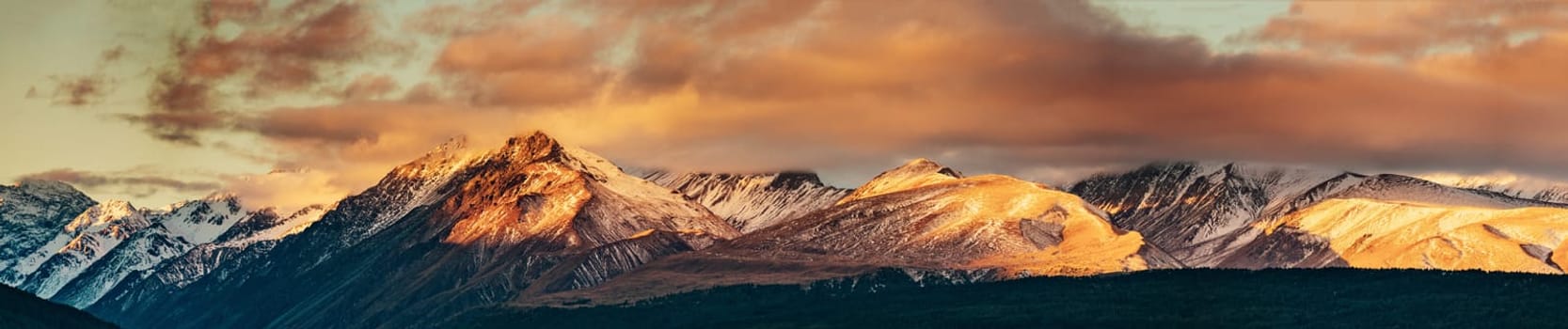 Snowcapped Mt. Cook Peak during Sunset in Mt. Cook National Park, magnificent rugged mountain with snow and ice, South Island, New Zealand