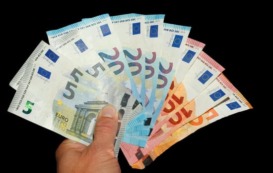 Euro-Banknoten, Hand hält Geldfächer, Freisteller, Deutschland- Europa