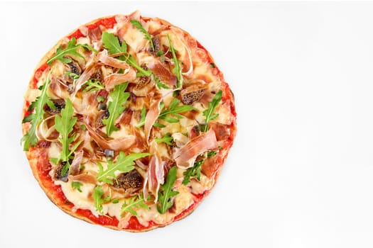 Pizza prosciutto crudo with figs, mozzarella and rucola on white background