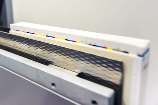 Passing Book Binding CMYK Strip Control Untrimmed Book Block Industrial Production Motion Blur