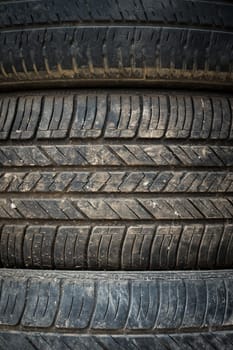Tyre lines are clearly visible