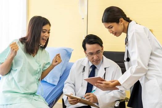 Patient glad after doctors explain about her health situation