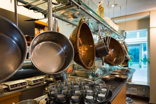 Copper Metal Pots Pans Hooks Hanging Cooking Kitchen Industry Professional Decoration Cafe Restaurant