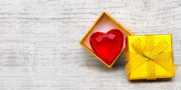 Surprise love box on Valentine's Day