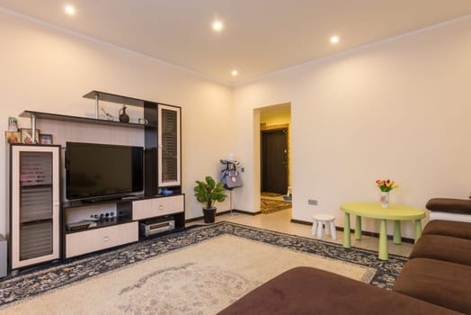 Entrance from the hallway to the spacious living room