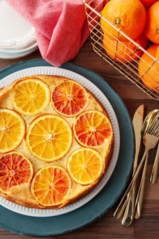 Fruity sponge cake with fresh candied oranges