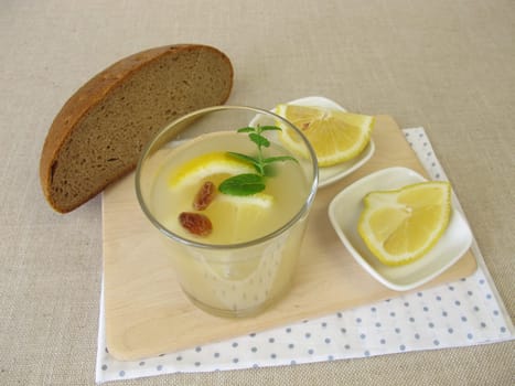 Kvass, homemade bread beer with lemon and mint
