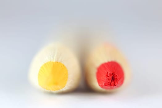 Crayons with wooden sheath suitable for grinding and drawing