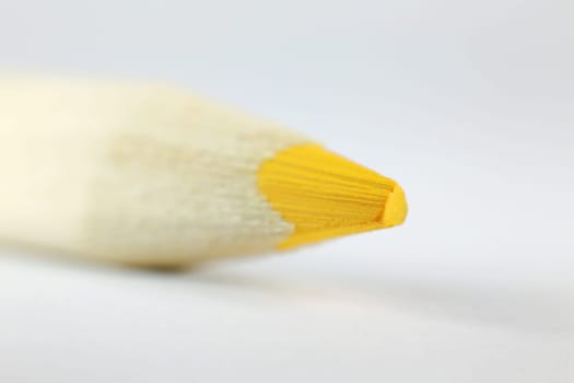Crayons with wooden sheath suitable for grinding and drawing