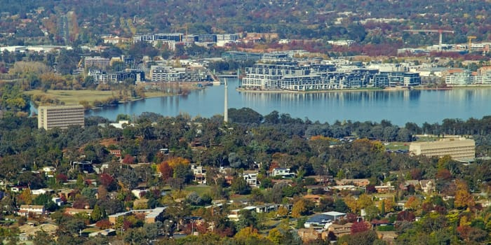 A view lake Burley Griffin from Mount Ainslie Lookout