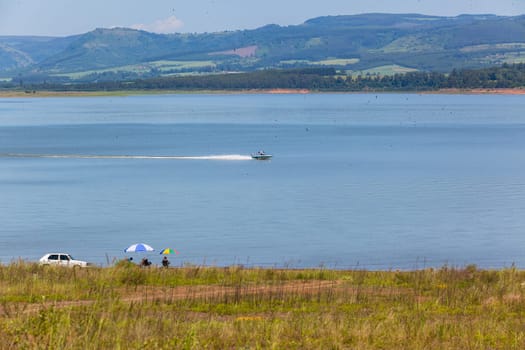 Albert falls dam scenic summer landscape public fishing ski boats camping holidays.