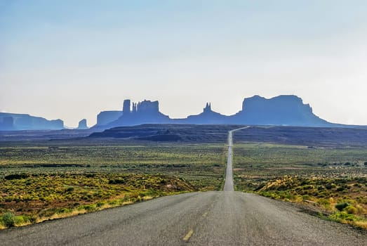 Road to Monument Valley in Arizona