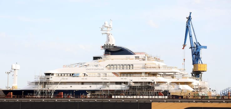 Octopus is a 414-foot (126 m) megayacht owned by the estate of the passed away  Microsoft co-founder Paul Allen  in the Dock from Blohm and Voss - Port  Hamburg on 30.06.2019