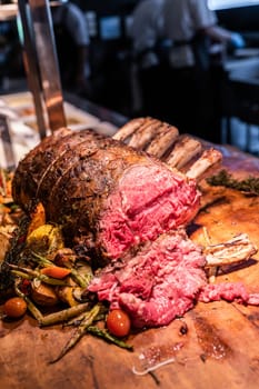 Wagyu beef roast prime rib, Carving food