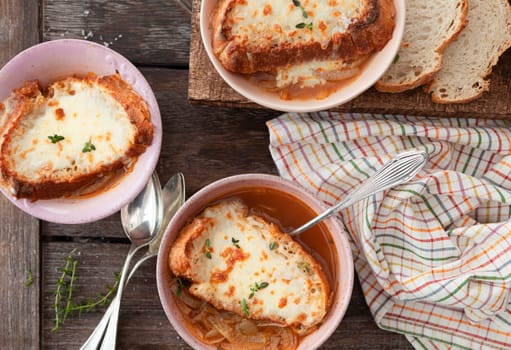 French onion soup with slices of gratinated cheese bread