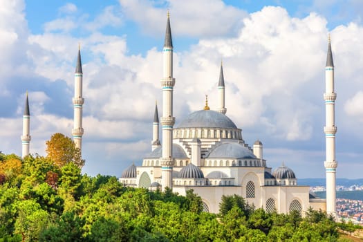 Camlica Mosque of Istanbul, Turkey, side view.