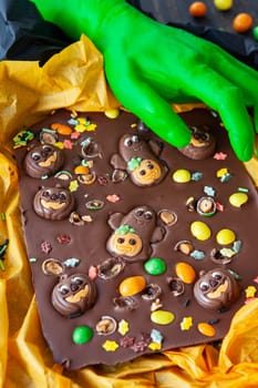 Scary homemade chocolate bark for a Happy Halloween