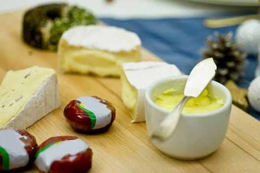 festive table with napkins and fine porcelain