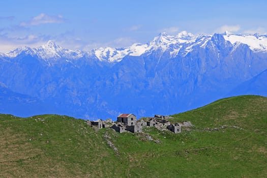 The ancient ruins and the snow