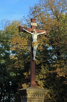 Crucifix in front of the pilgrimage chapel on the Letzenberg