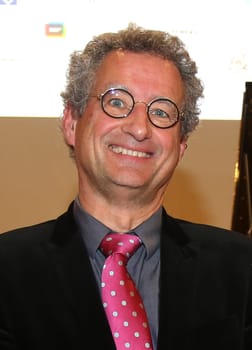Dr. Stefan R. G. Stodieck,.BENEFIZABEND  HAMBURG SOZIAL GESTALTEN  vom Kuratorium und des Vorstands des Foerderkreises der Evangelischen Stiftung Alsterdorf e.V. luden ein , mit festlichem Dinner, Auktion und abwechslungsreichem Programm im  Spiegelsaal des Museums für Kunst und Gewerbe Hamburg, Steintorplatz, Hamburg am 05.11.2019.