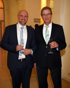 Florian Schoelermann, Jens Glathe ,.BENEFIZABEND  HAMBURG SOZIAL GESTALTEN  vom Kuratorium und des Vorstands des Foerderkreises der Evangelischen Stiftung Alsterdorf e.V.  in Hamburg am 05.11.2019
