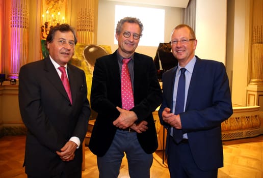 Dr. Stefan R. G. Stodieck, Prof. Dr. Hanns-Stephan Haas,.BENEFIZABEND  HAMBURG SOZIAL GESTALTEN  vom Kuratorium und des Vorstands des Foerderkreises der Evangelischen Stiftung Alsterdorf e.V. luden ein , mit festlichem Dinner, Auktion und abwechslungsreichem Programm im  Spiegelsaal des Museums für Kunst und Gewerbe Hamburg, Steintorplatz, Hamburg am 05.11.2019