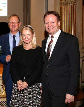 Stefan Haas , Dr. Gabriele Garz ,Ulrich Scheibel ,.BENEFIZABEND  HAMBURG SOZIAL GESTALTEN  vom Kuratorium und des Vorstands des Foerderkreises der Evangelischen Stiftung Alsterdorf e.V. luden ein , mit festlichem Dinner, Auktion und abwechslungsreichem Programm im  Spiegelsaal des Museums für Kunst und Gewerbe Hamburg, Steintorplatz, Hamburg am 05.11.2019