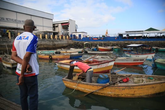 SALVADOR, BAHIA / BRAZIL - November 6, 2019: Boats are seen docked at the port of Feira de Sao Joaquim in Salvador (BA). Due to oil spill in the Brazilian sea, fishermen are having difficulty working,  (Joa Souza / Panthermedia).